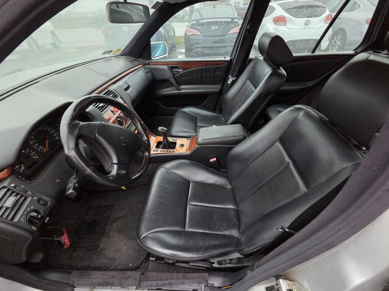 1999 Mercedes-Benz E320 MANUAL, DIESEL, WAGON, IMPORT, AS IS, NON RUNNER - Photo #12