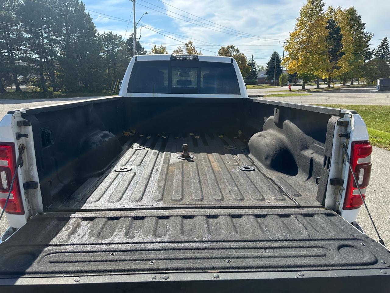 2019 RAM 3500 LARAMIE - 6.7L CUMMINS DIESEL - Photo #5