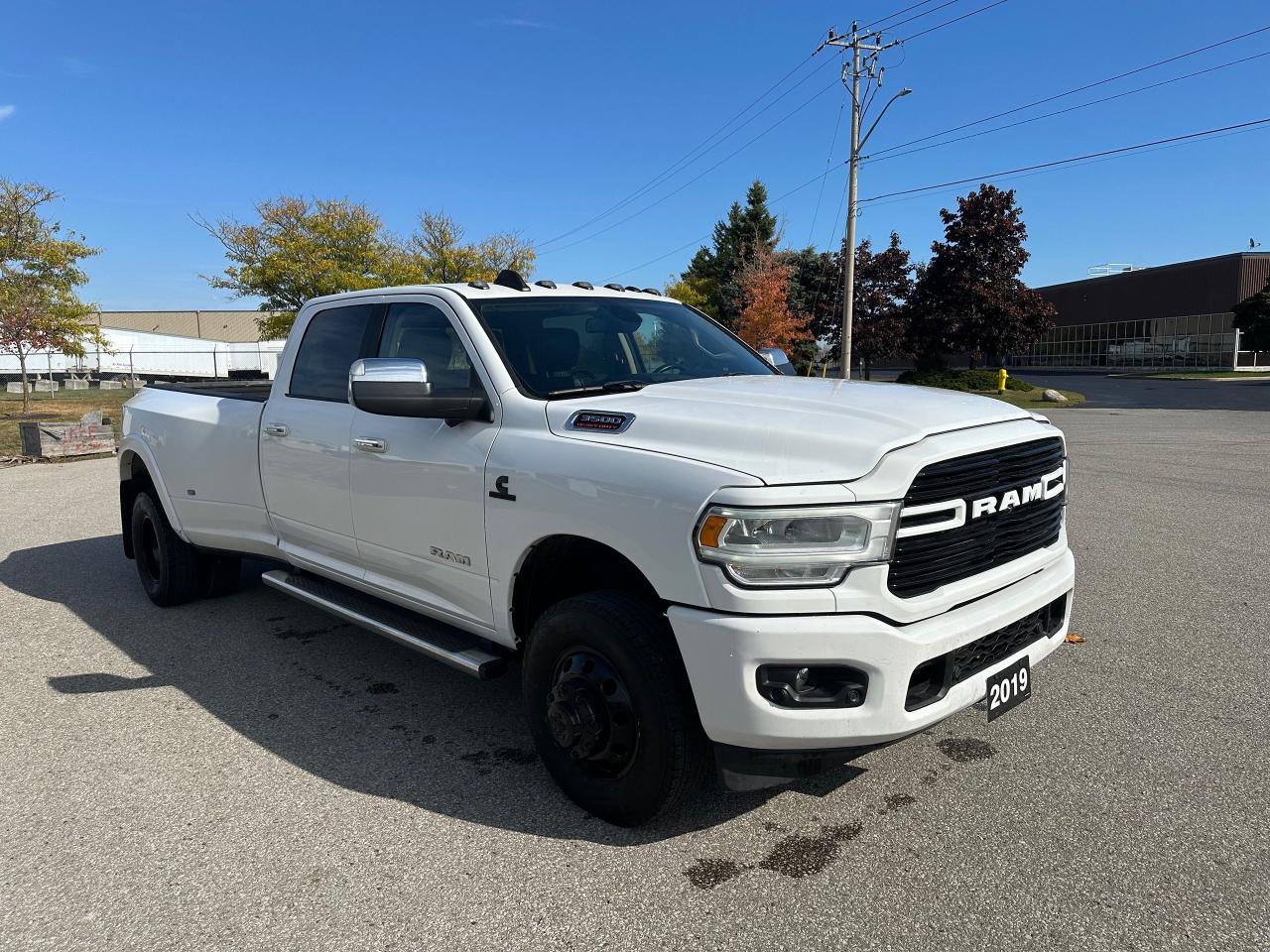 2019 RAM 3500 LARAMIE - 6.7L CUMMINS DIESEL - Photo #9