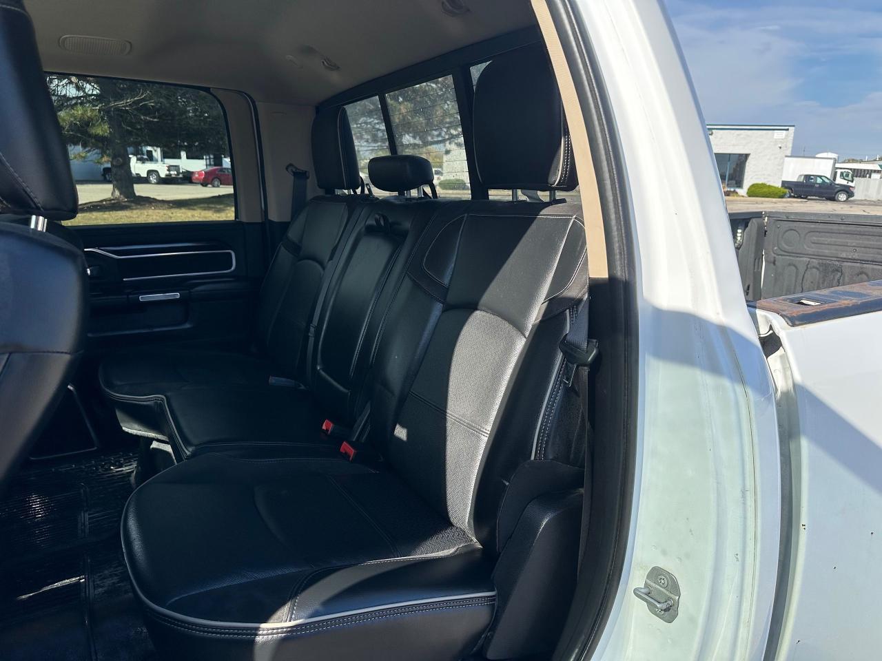 2019 RAM 3500 LARAMIE - 6.7L CUMMINS DIESEL - Photo #14