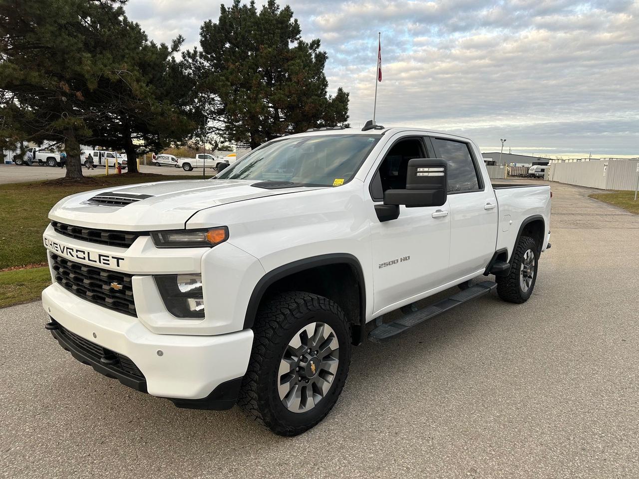 2022 Chevrolet Silverado 2500 HD - 6.6L V8 GAS - 6 PASSENGER - Photo #1