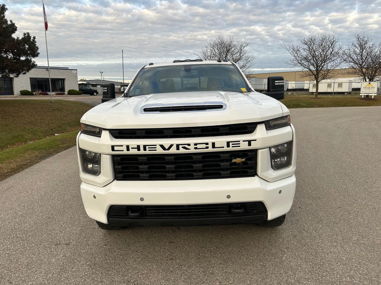 2022 Chevrolet Silverado 2500 HD - 6.6L V8 GAS - 6 PASSENGER - Photo #10