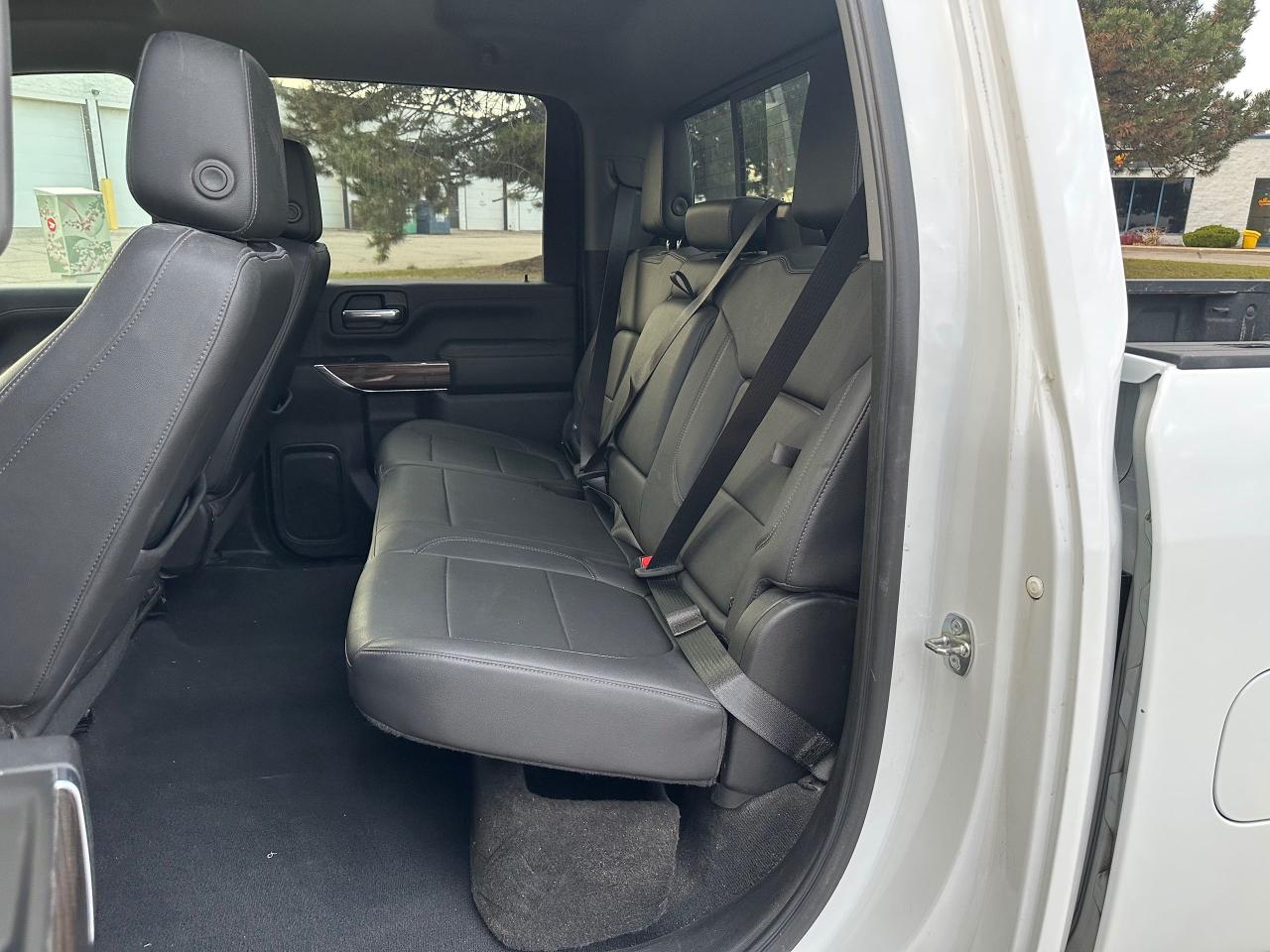 2022 Chevrolet Silverado 2500 HD - 6.6L V8 GAS - 6 PASSENGER - Photo #12