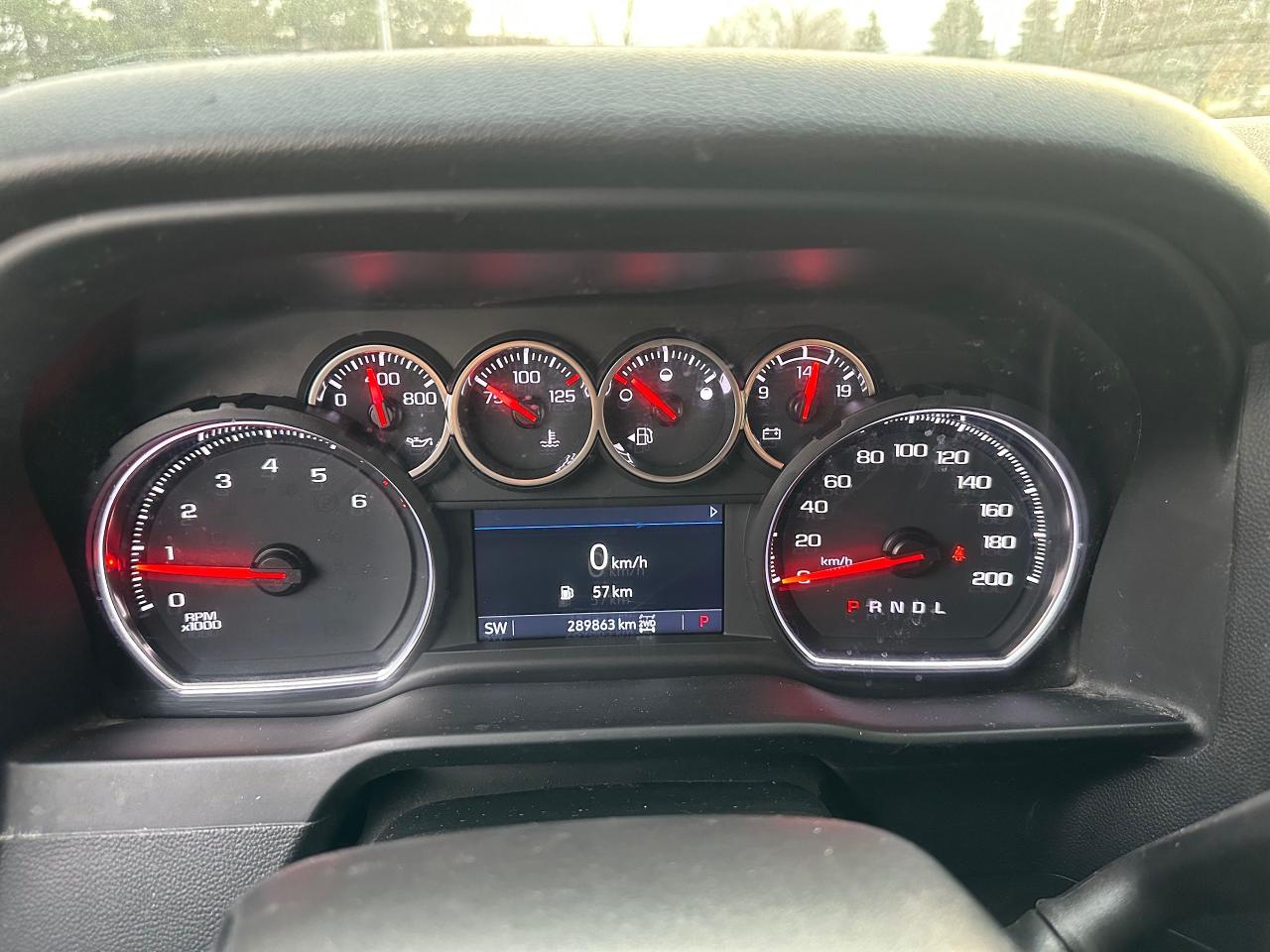 2022 Chevrolet Silverado 2500 HD - 6.6L V8 GAS - 6 PASSENGER - Photo #16