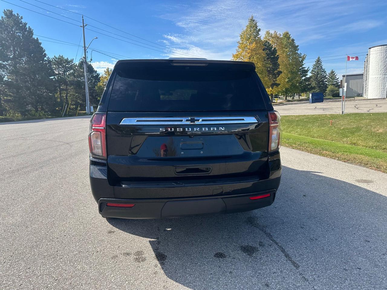 2021 Chevrolet Suburban 5.3L - 8 PASSENGER - Photo #4
