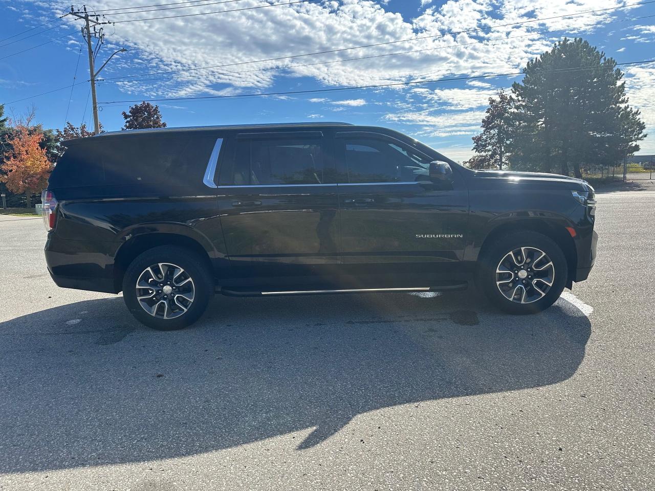 2021 Chevrolet Suburban 5.3L - 8 PASSENGER - Photo #6