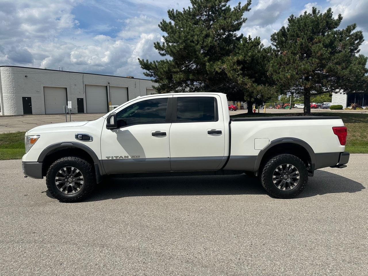 2017 Nissan Titan XD PRO4X - 5.0L CUMMINS DIESEL - Photo #2