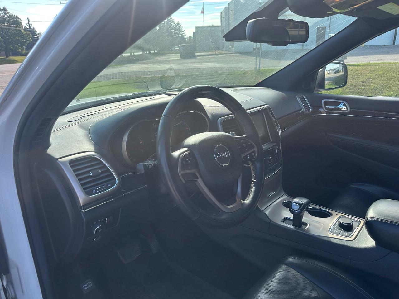 2014 Jeep Grand Cherokee OVERLAND - 3.0L DIESEL - Photo #13