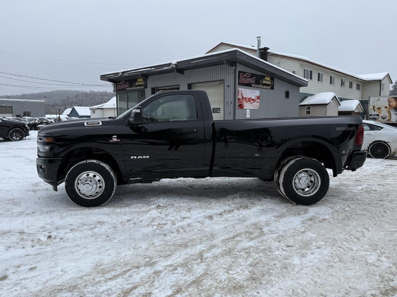 2026 RAM 3500 Big Horn 4x4 Photo3