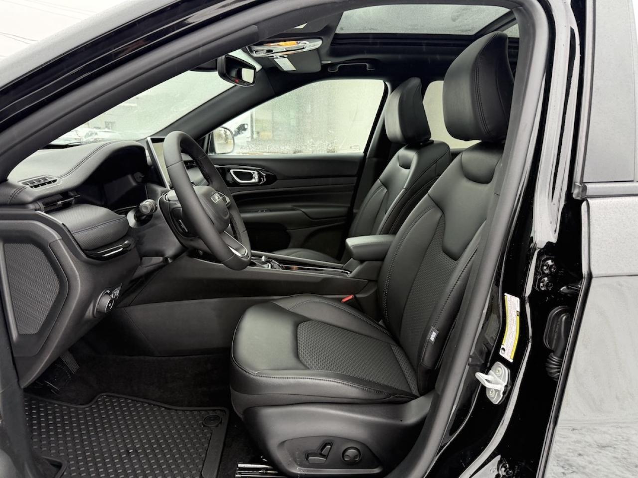 2026 Jeep Compass Altitude 4x4 Photo