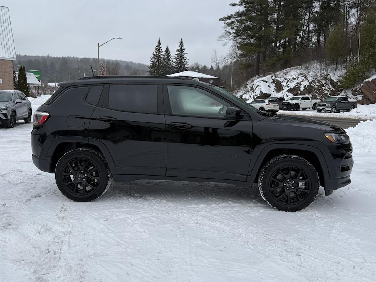 2026 Jeep Compass Altitude 4x4 Photo