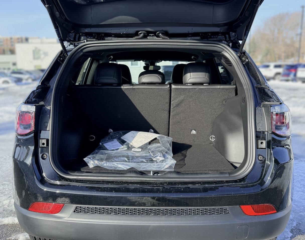 2026 Jeep Compass NORTH 4X4 Photo