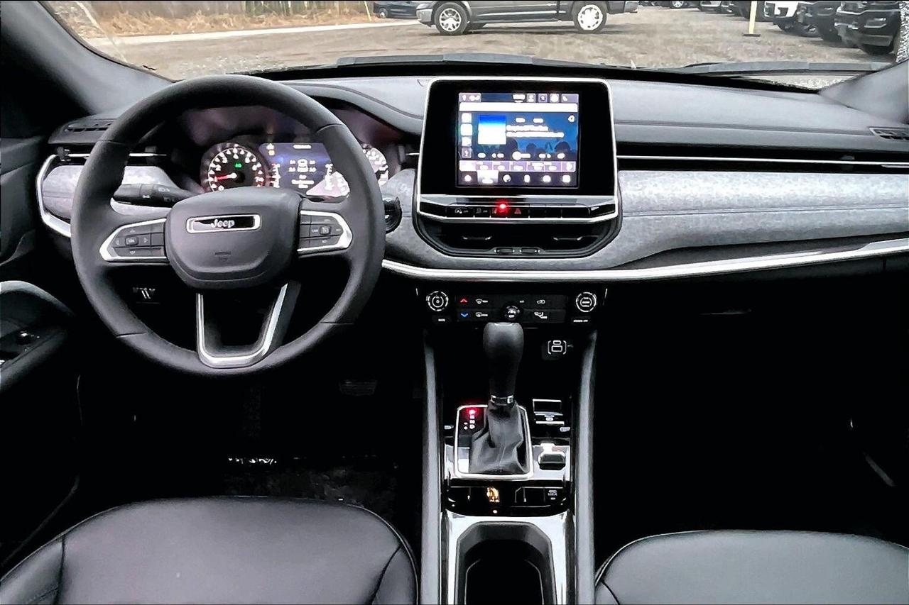 2026 Jeep Compass NORTH | 4X4 | 8.4" Touchscreen | Blind Spot Detect Photo4