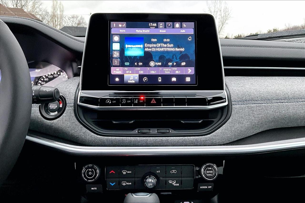 2026 Jeep Compass NORTH | 4X4 | 8.4" Touchscreen | Blind Spot Detect Photo
