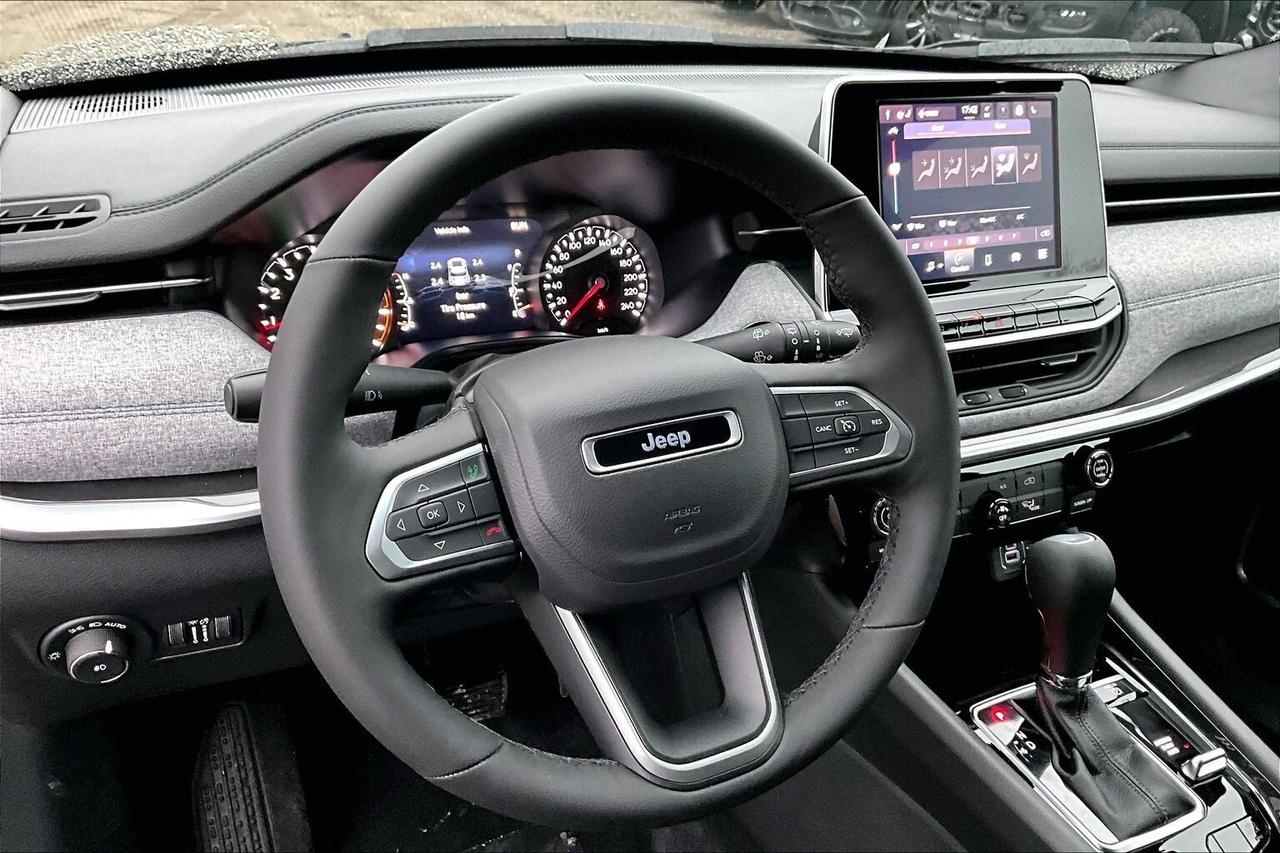 2026 Jeep Compass NORTH | 4X4 | 8.4" Touchscreen | Blind Spot Detect Photo