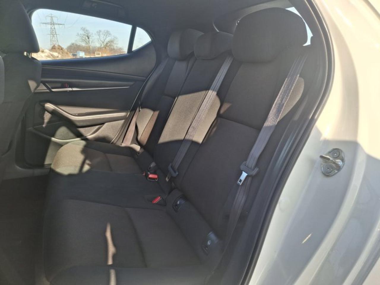 2020 Mazda MAZDA3 Sport GX | 6 Speed Manual | Heated Seats | Keyless Entry | Rear Cam | Bluetooth | CarPlay | and More ! Photo