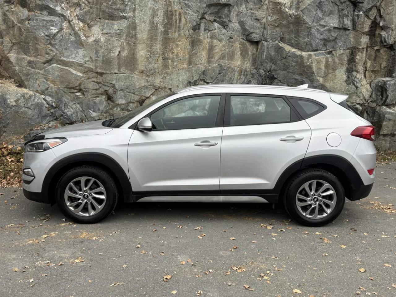 2018 Hyundai Tucson 2.0L Premium AWD Photo3