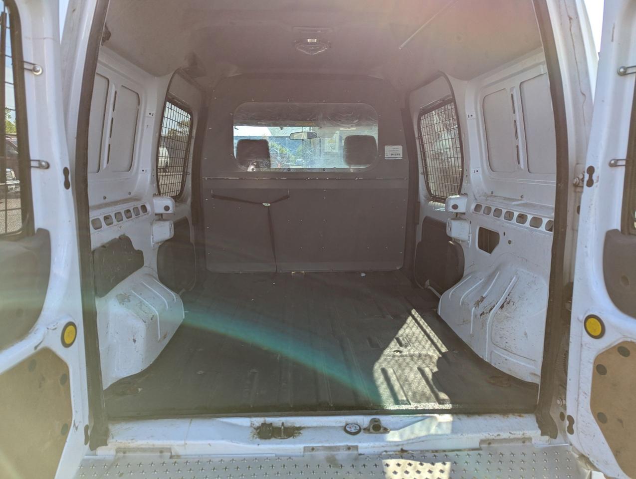 2012 Ford Transit Connect "WORK or PLAY" certified + FREE 6M warranty Photo4