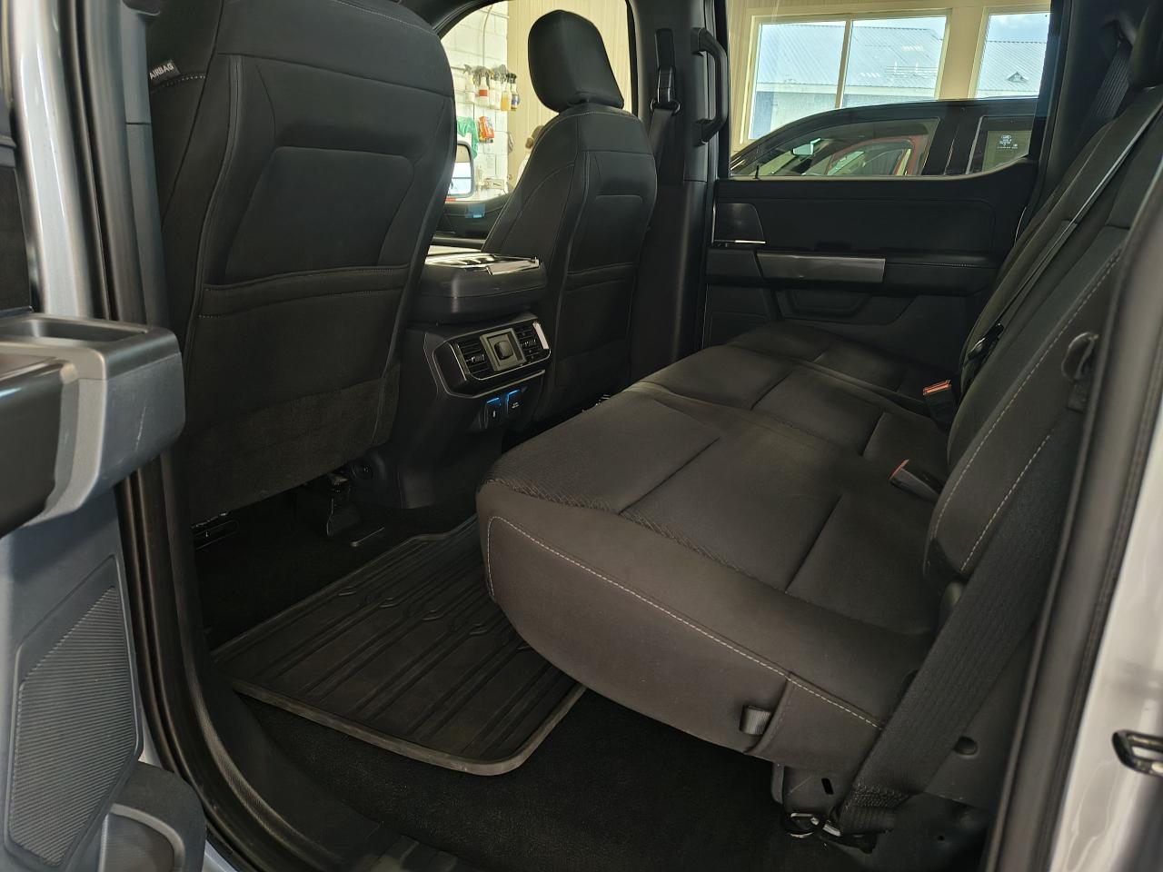 2022 Ford F-150 XLT 4WD SuperCrew 5.5' Box Photo0