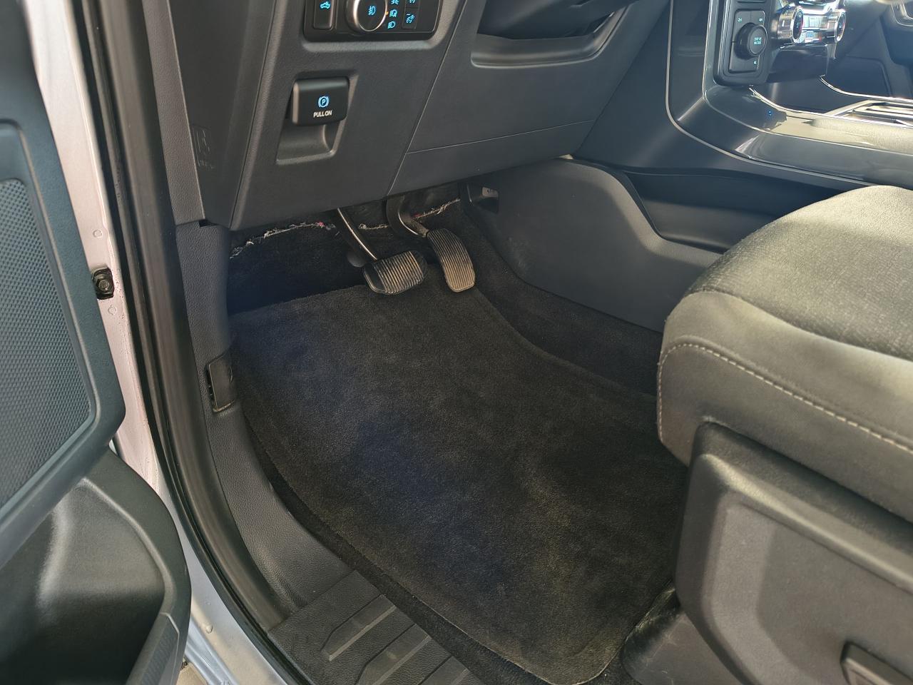 2022 Ford F-150 XLT 4WD SuperCrew 5.5' Box Photo0