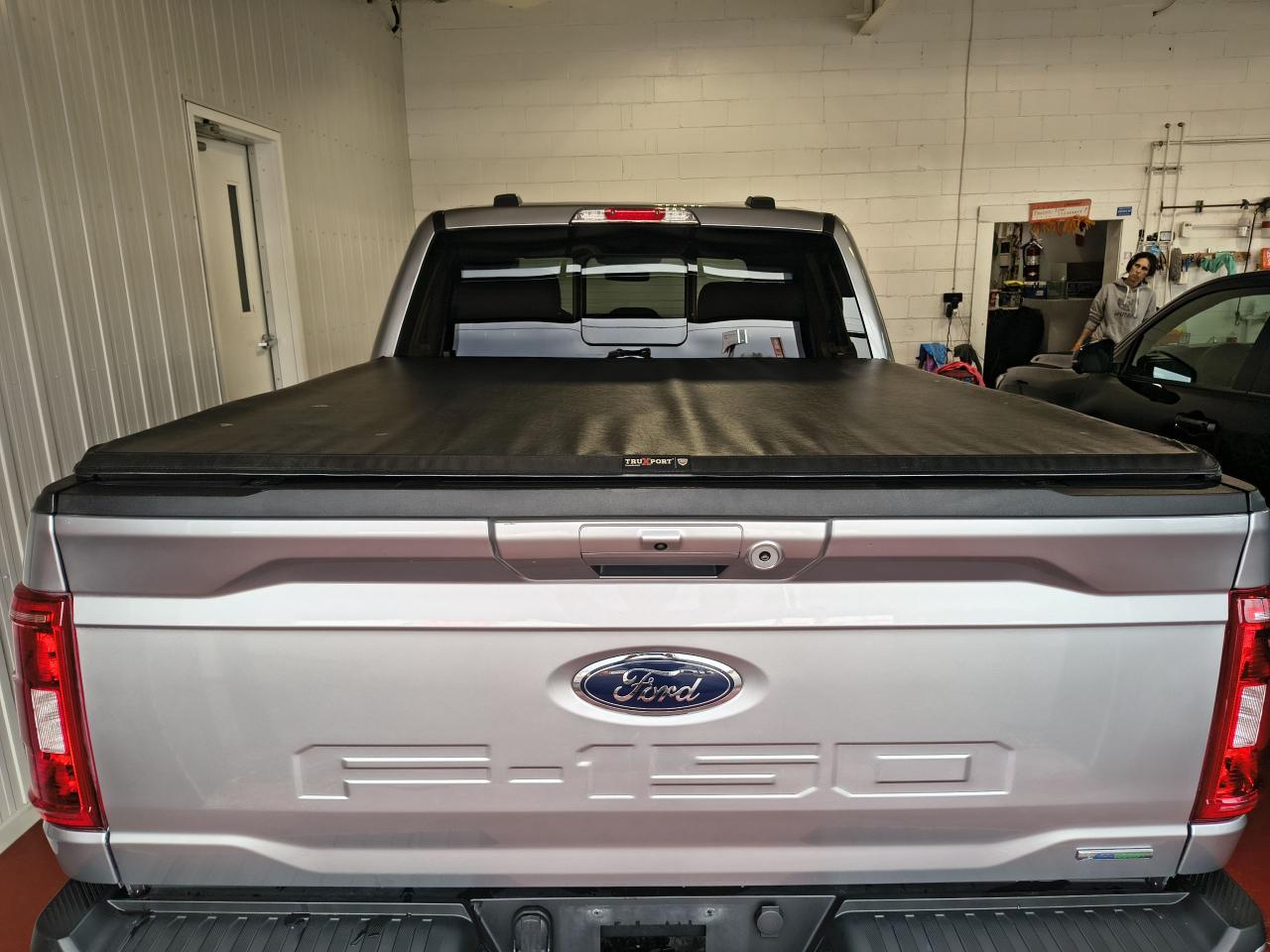 2022 Ford F-150 XLT 4WD SuperCrew 5.5' Box Photo0