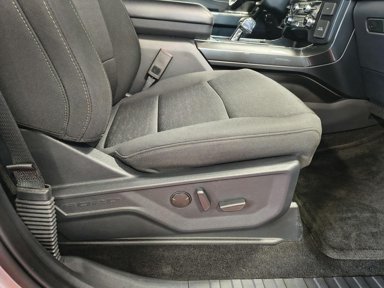 2022 Ford F-150 XLT 4WD SuperCrew 5.5' Box Photo0