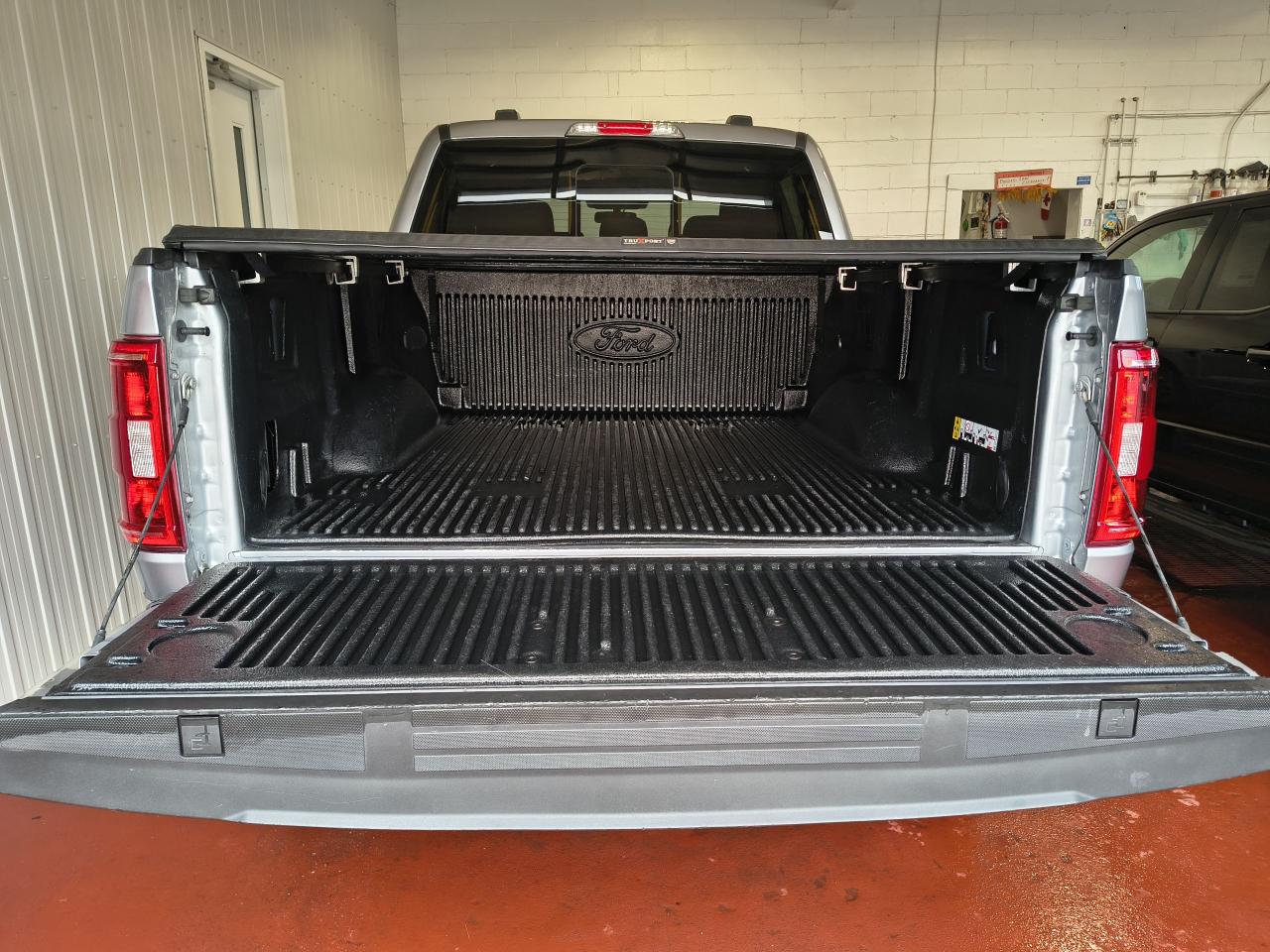 2022 Ford F-150 XLT 4WD SuperCrew 5.5' Box Photo0