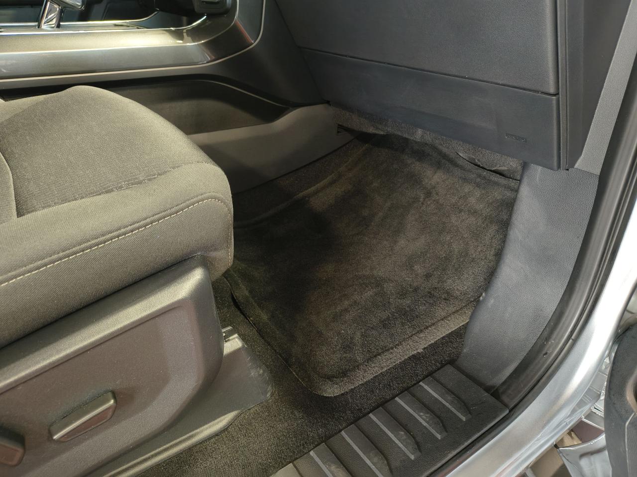 2022 Ford F-150 XLT 4WD SuperCrew 5.5' Box Photo0