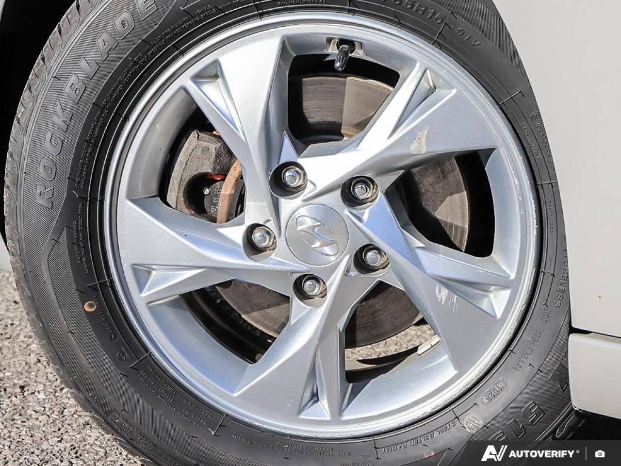 2021 Hyundai Elantra Essential, R/V CAM, LKA, FCA, HEATED SEATS Photo