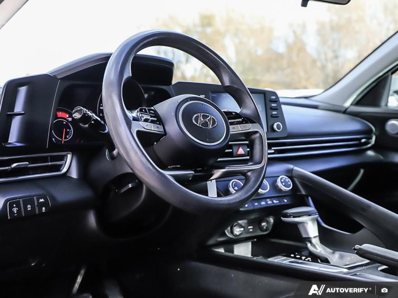 2021 Hyundai Elantra Essential, R/V CAM, LKA, FCA, HEATED SEATS Photo