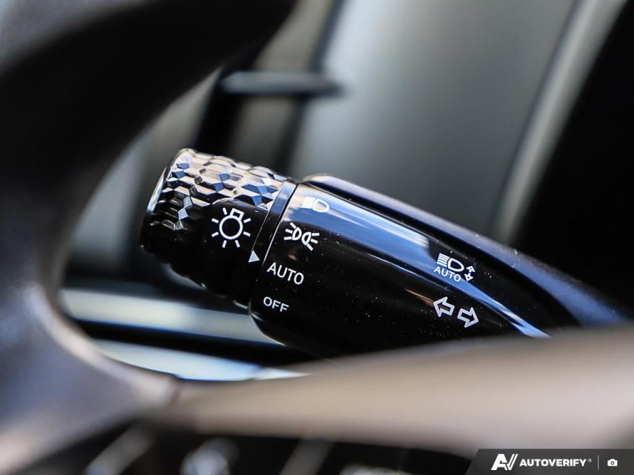 2021 Hyundai Elantra Essential, R/V CAM, LKA, FCA, HEATED SEATS Photo