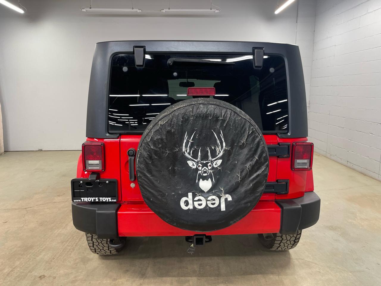 2016 Jeep Wrangler Sahara Photo4