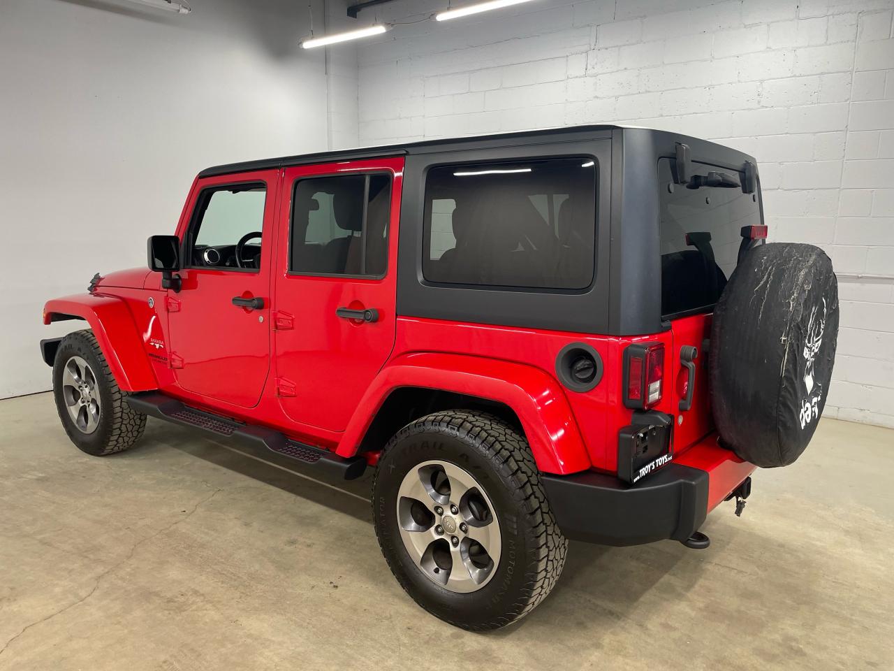 2016 Jeep Wrangler Sahara Photo3