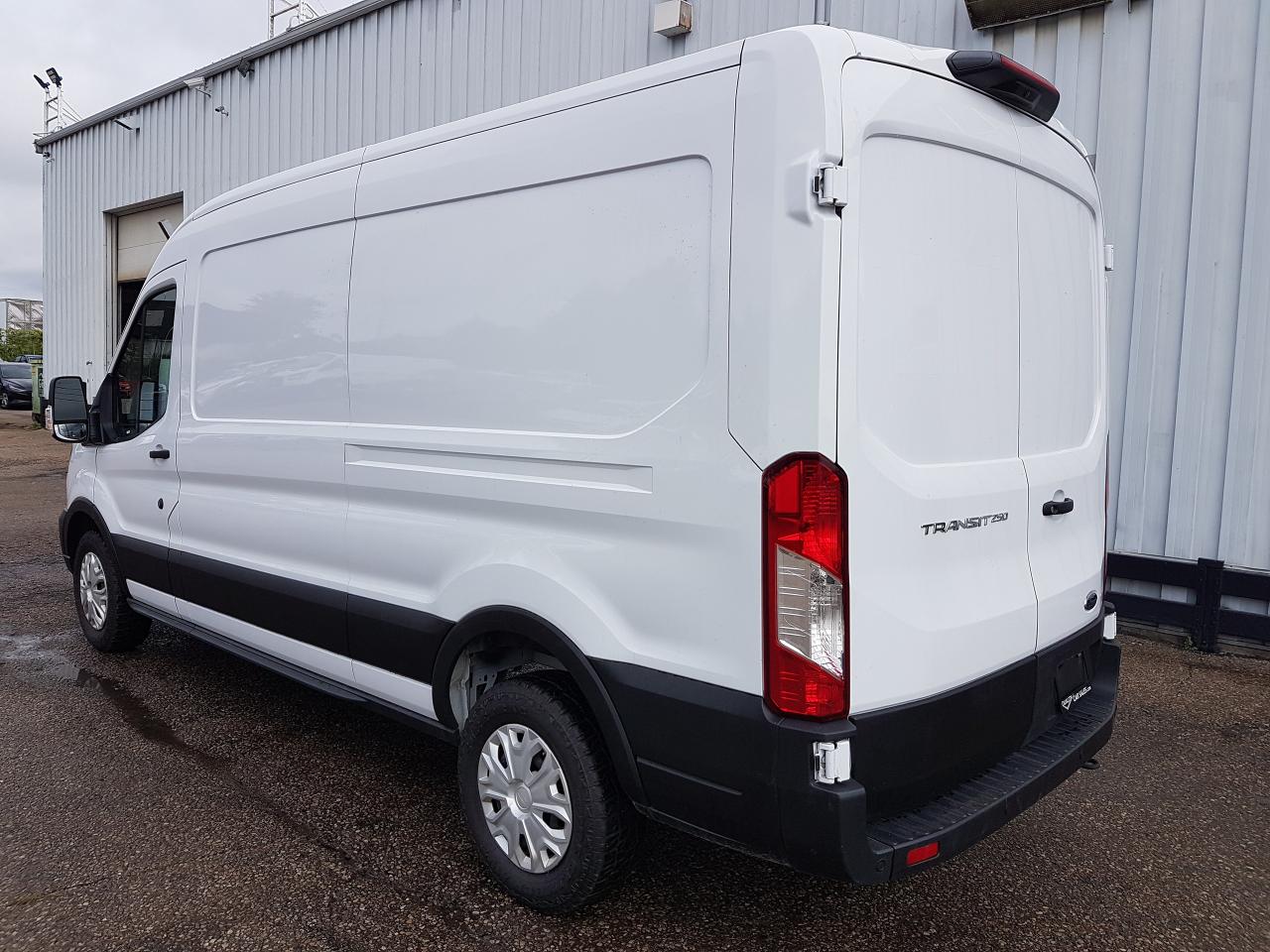 2023 Ford Transit 250 Medium Roof 148" WB Cargo Photo2