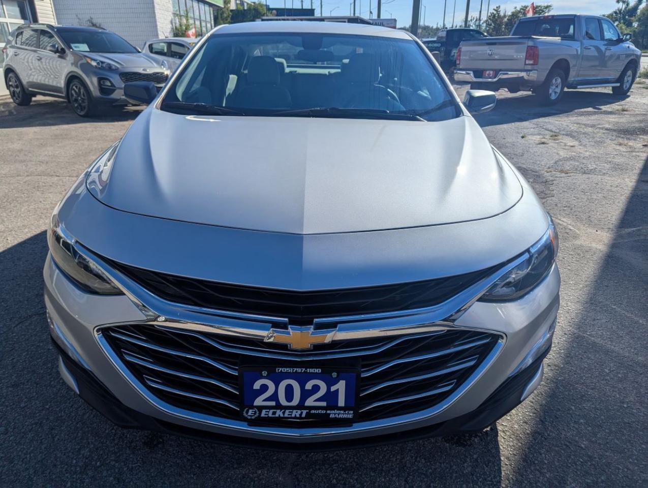 2021 Chevrolet Malibu LS WITH LOW LOW KILOMETERS!! Photo2