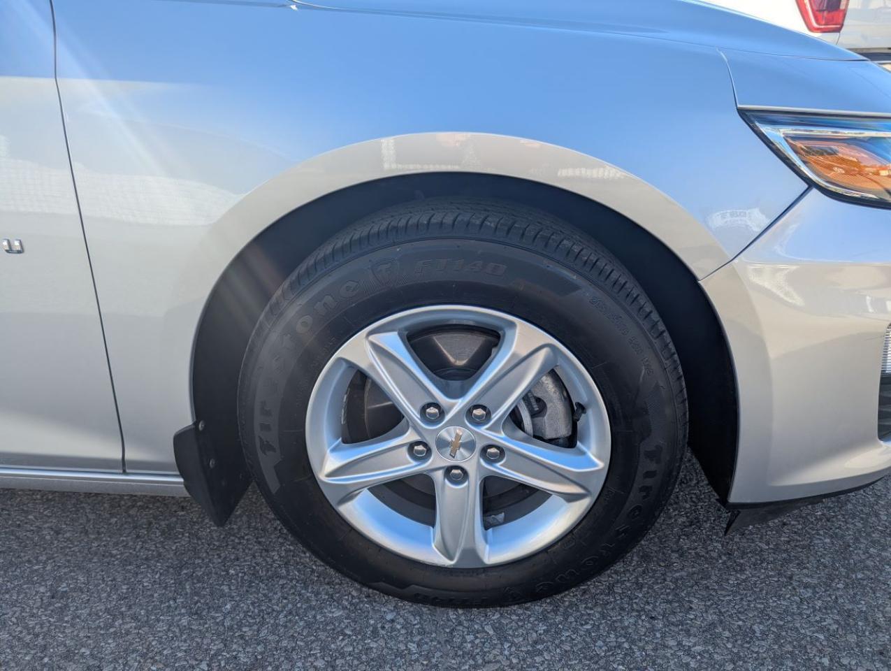 2021 Chevrolet Malibu LS WITH LOW LOW KILOMETERS!! Photo4