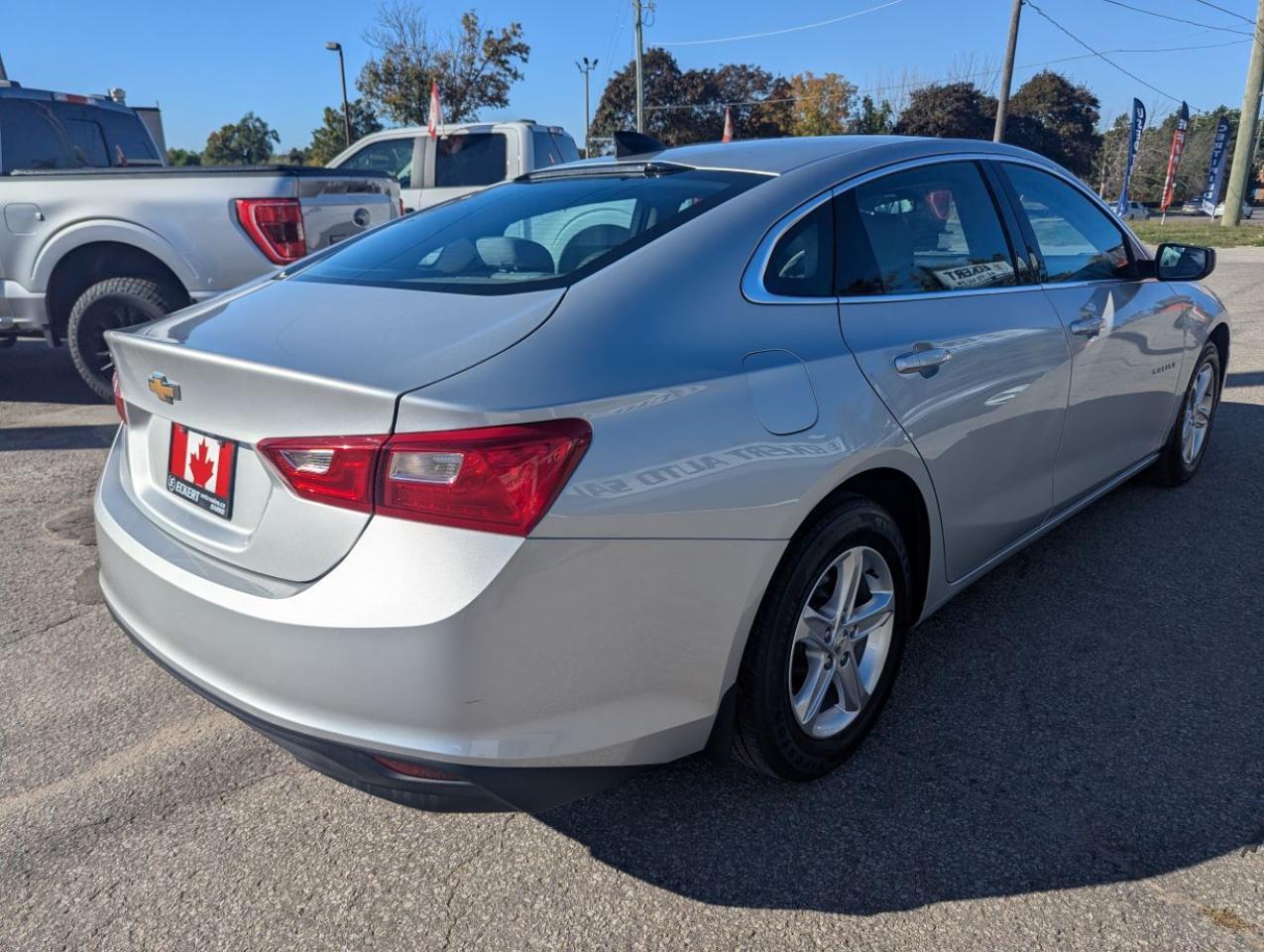 2021 Chevrolet Malibu LS WITH LOW LOW KILOMETERS!! Photo