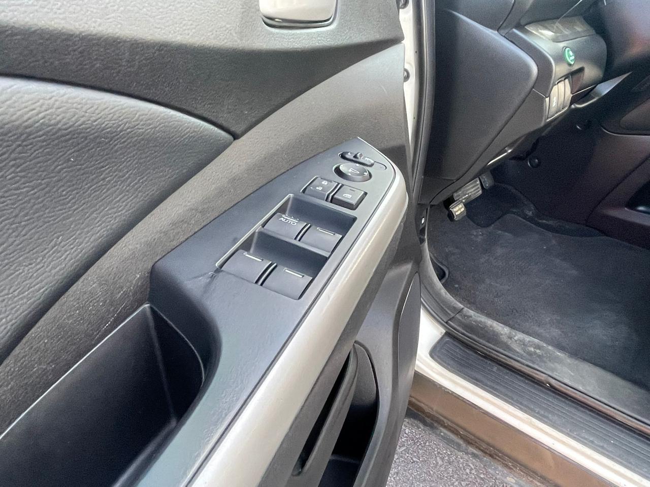 2012 Honda CR-V AWD 5dr Touring NAVIGATION CERTIFED NO ACCIDENT - Photo #9