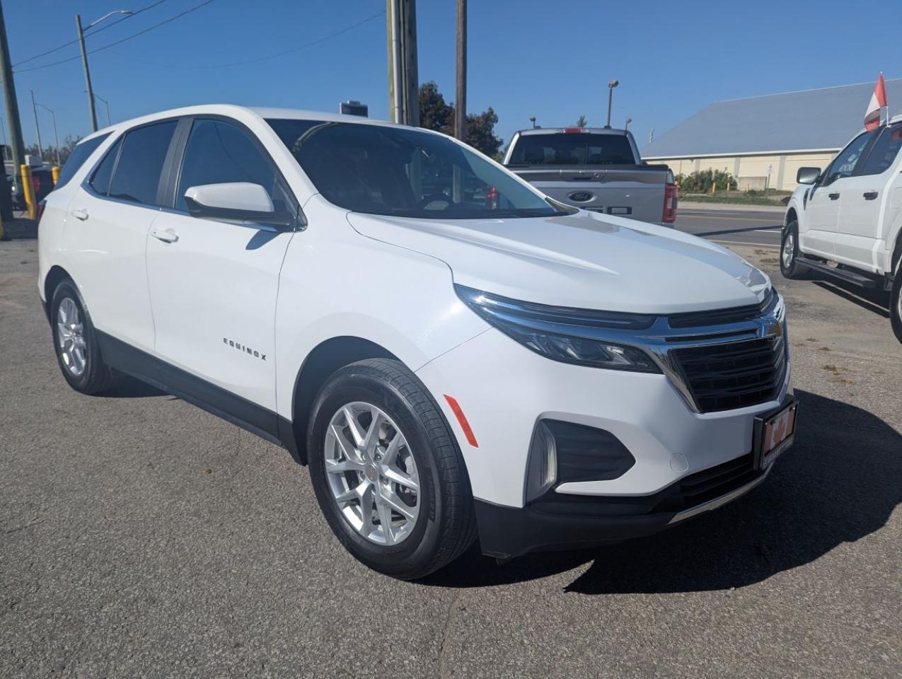 2023 Chevrolet Equinox LT WITH LOW LOW KILOMETERS!! Photo