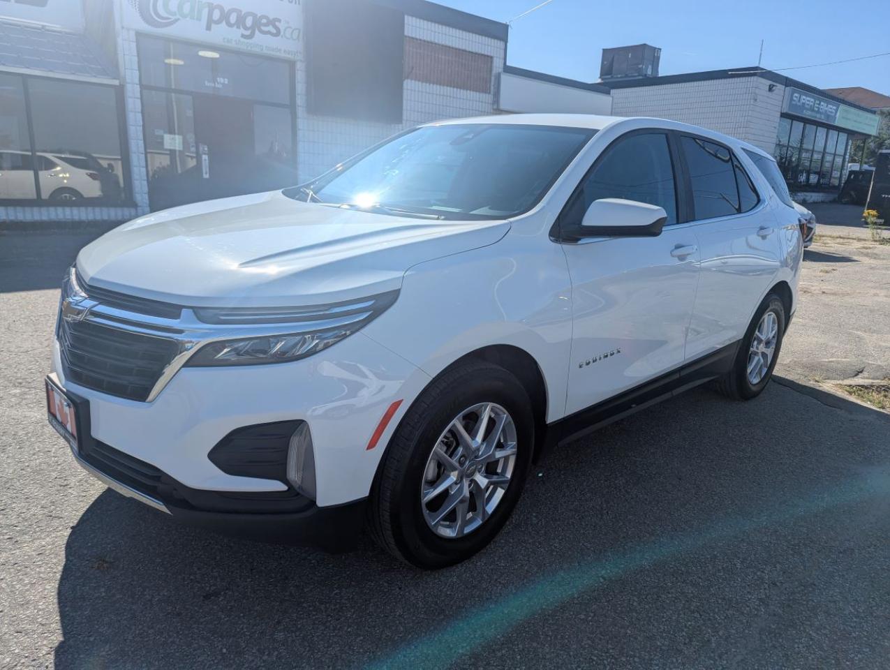 2023 Chevrolet Equinox LT WITH LOW LOW KILOMETERS!! Photo3