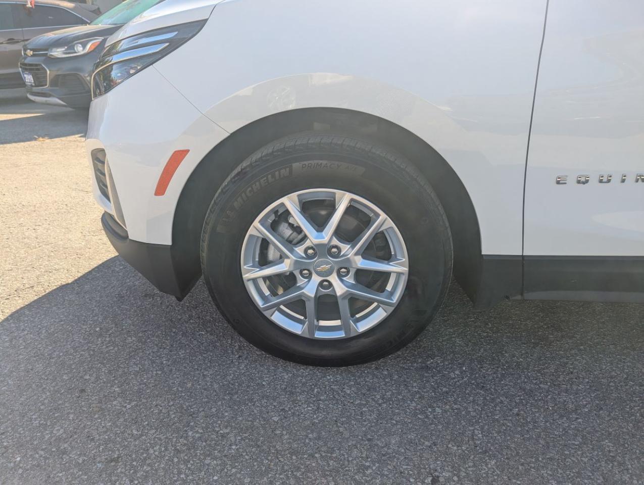 2023 Chevrolet Equinox LT WITH LOW LOW KILOMETERS!! Photo