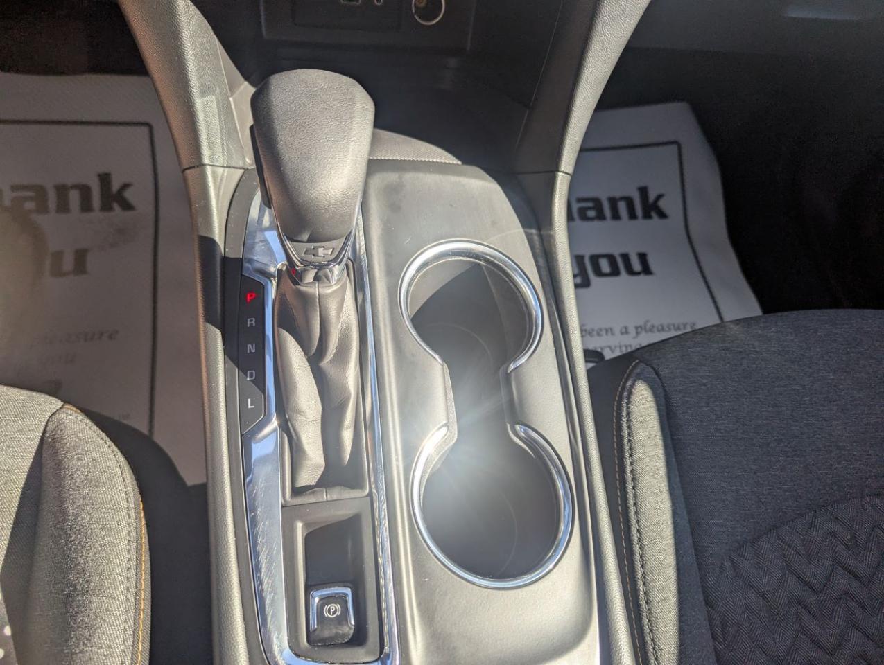 2023 Chevrolet Equinox LT WITH LOW LOW KILOMETERS!! Photo