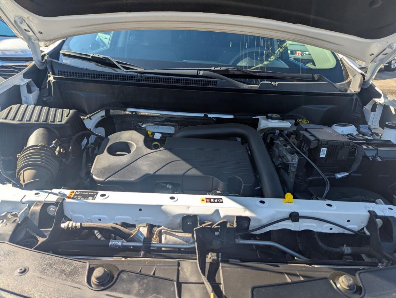 2023 Chevrolet Equinox LT WITH LOW LOW KILOMETERS!! Photo