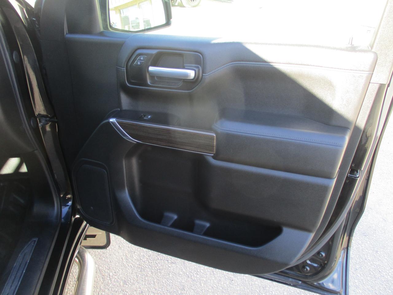 2020 Chevrolet Silverado 1500 4WD Crew Cab 147" z71 - Photo #7