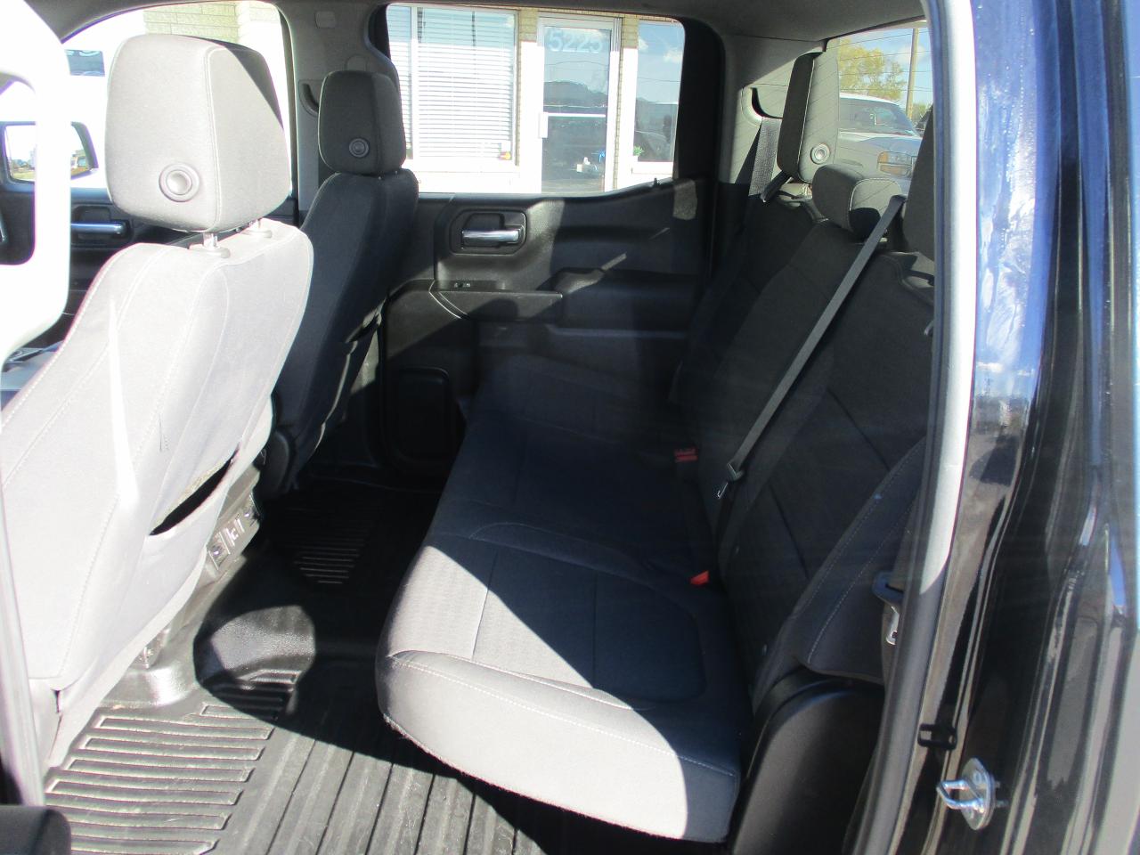 2020 Chevrolet Silverado 1500 4WD Crew Cab 147" z71 - Photo #8