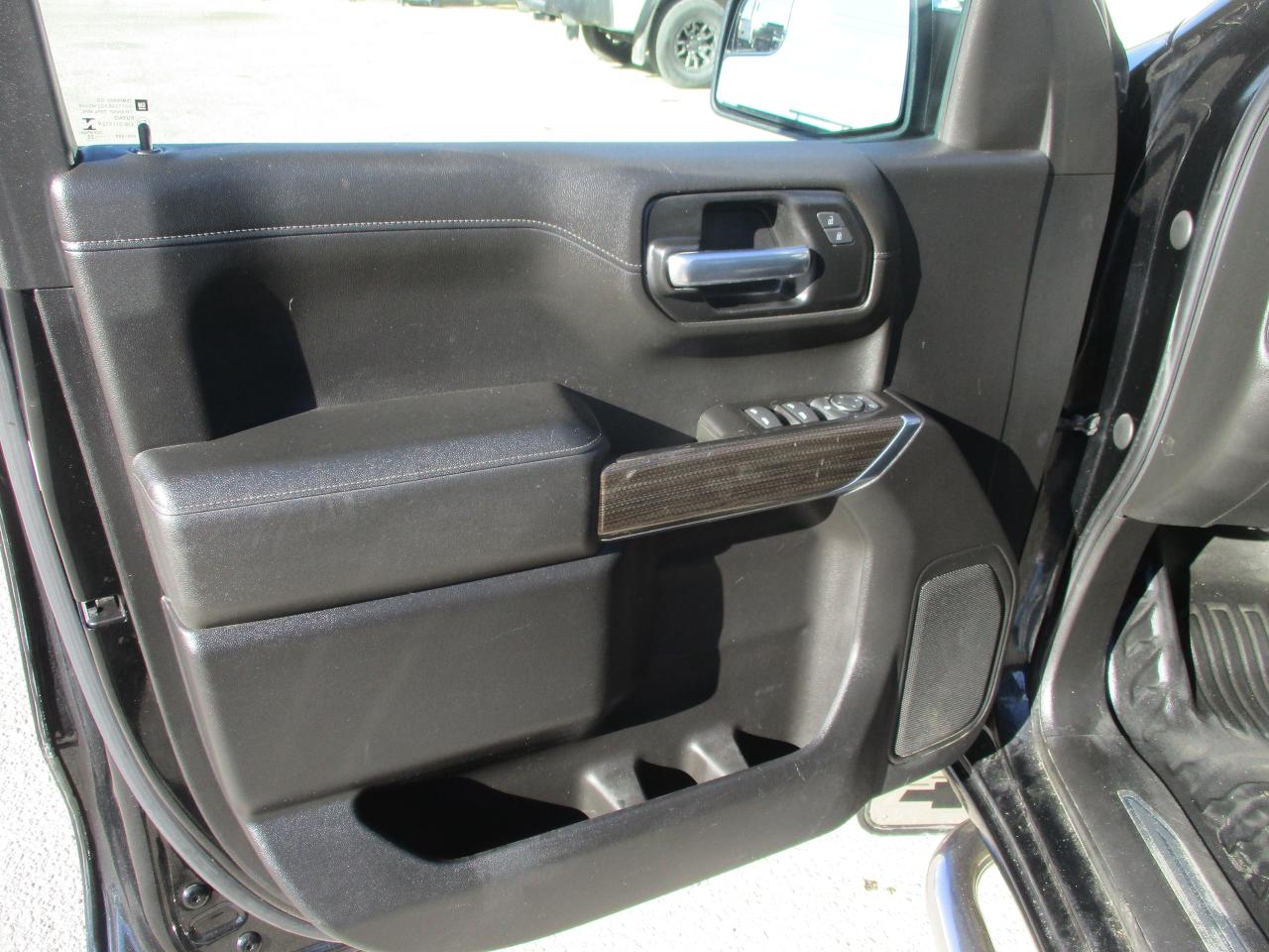 2020 Chevrolet Silverado 1500 4WD Crew Cab 147" z71 - Photo #9