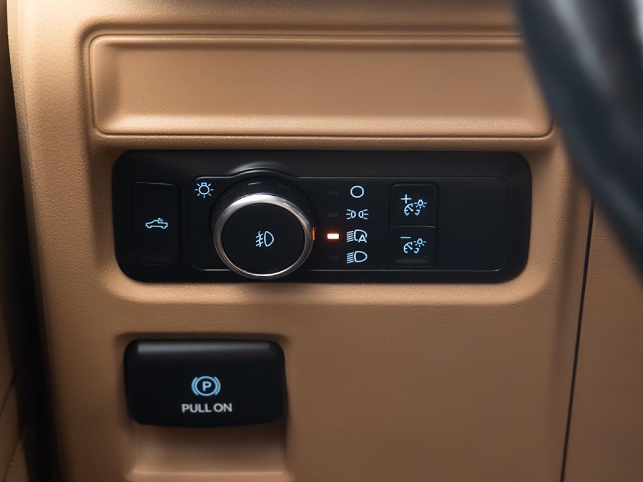 2022 Ford F-150 XLT 4WD SuperCrew 6.5' Box Photo10