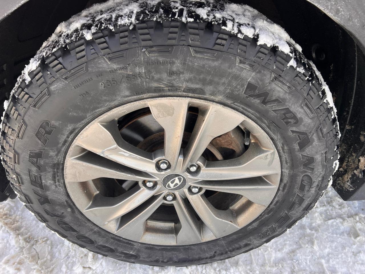 2014 Hyundai Santa Fe Sport Premium Photo