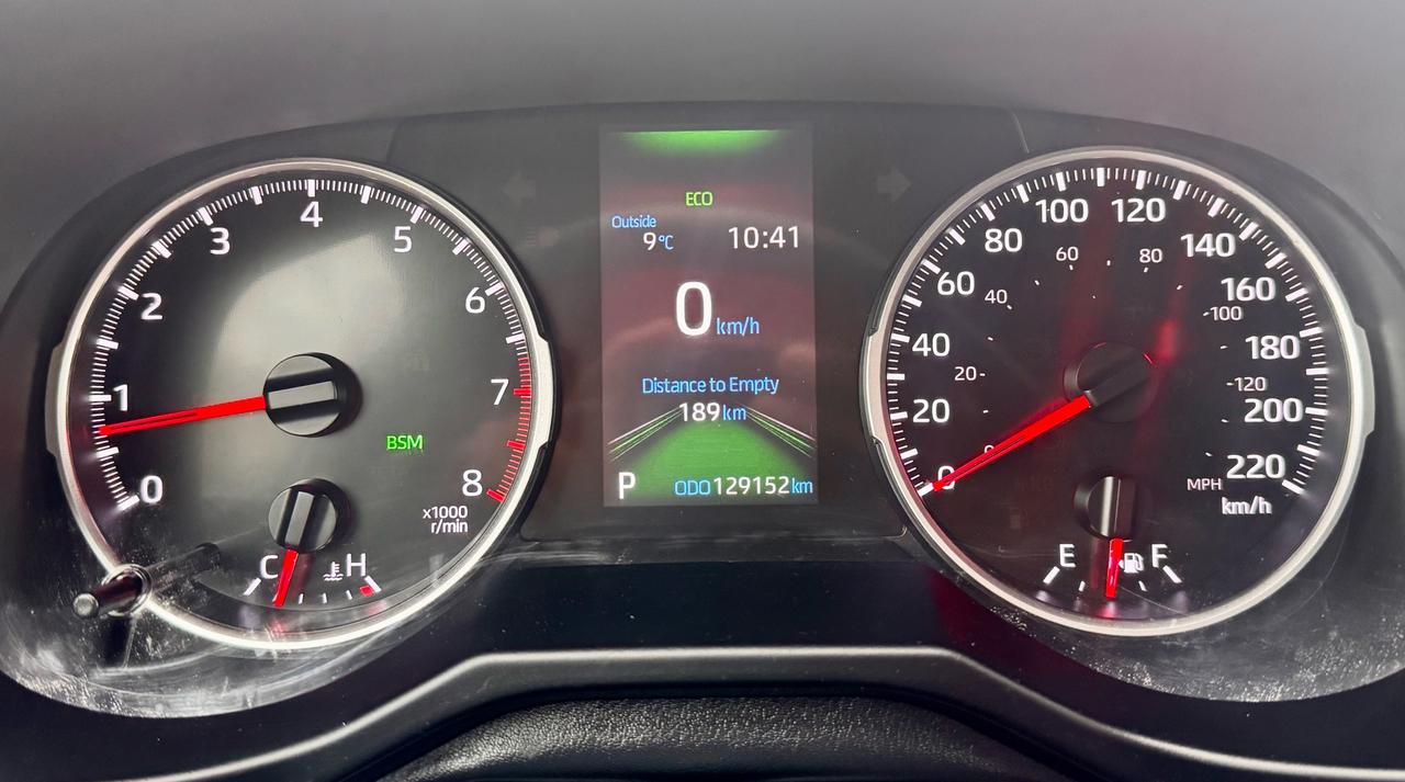 2021 Toyota RAV4 LE FINANCING AVAILABLE Photo11