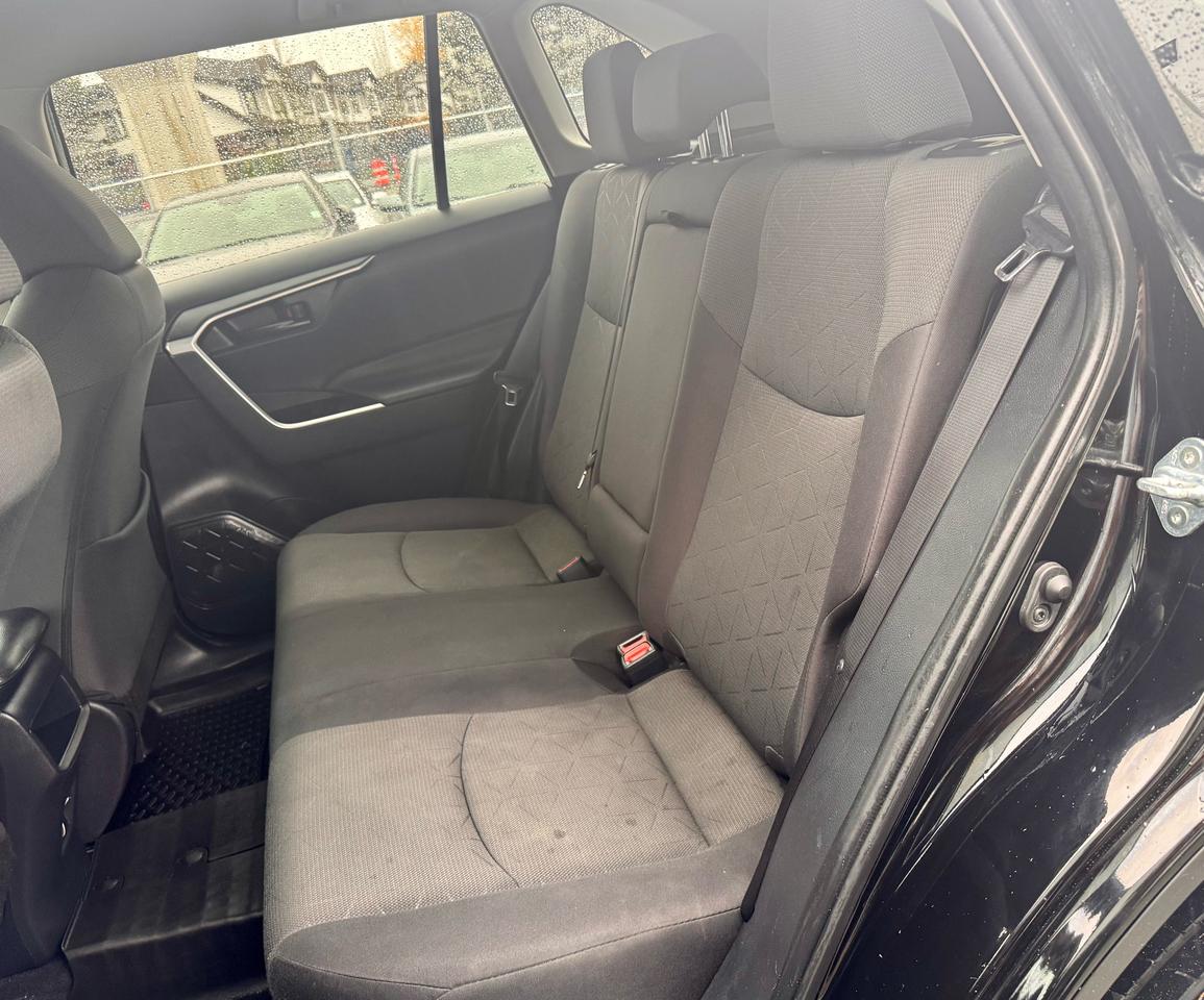 2021 Toyota RAV4 LE FINANCING AVAILABLE Photo14